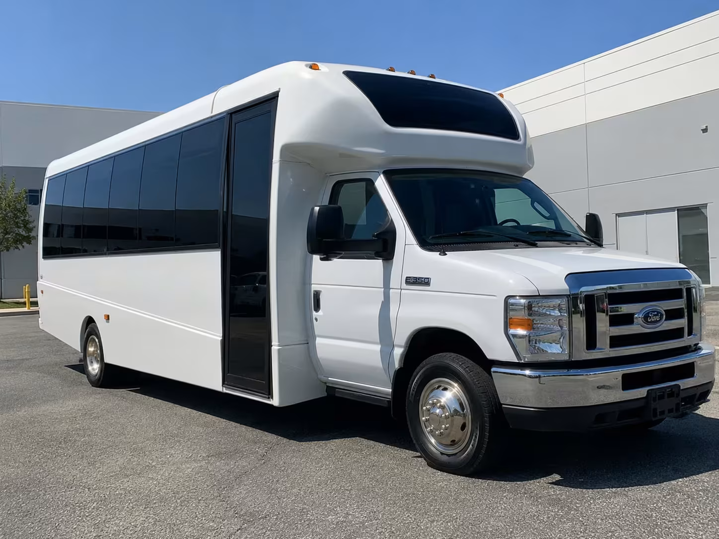 15 passenger minibus