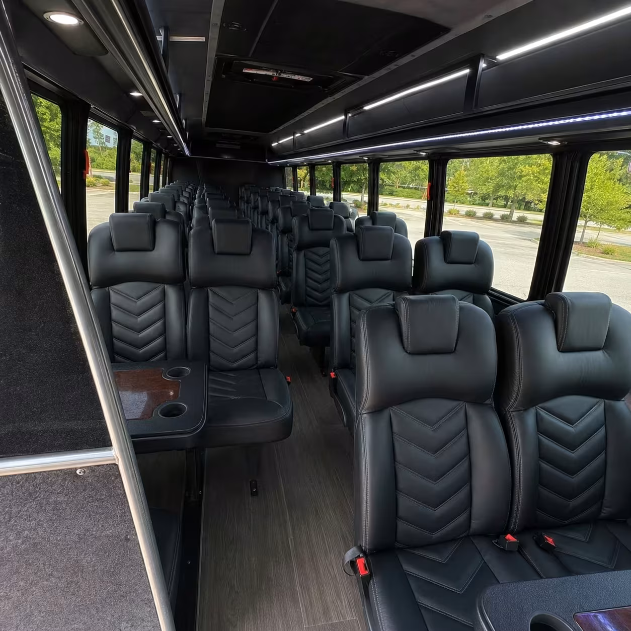 minibus rentals in warwick for smaller prom groups