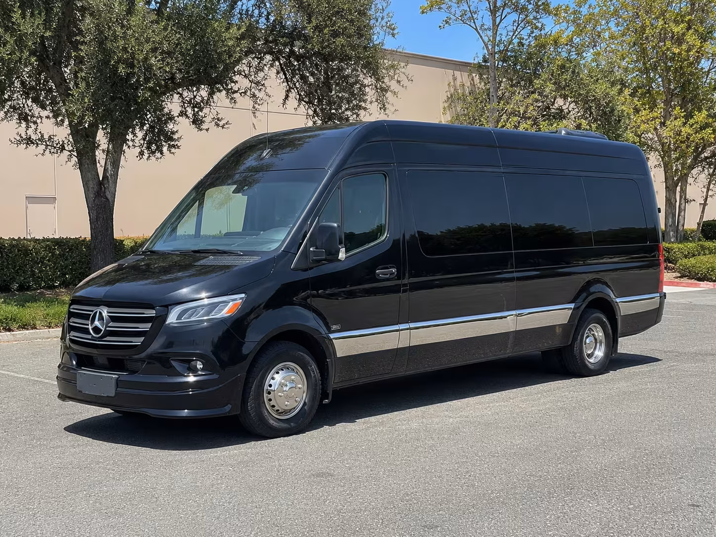 warwick airport transfer shuttle bus services