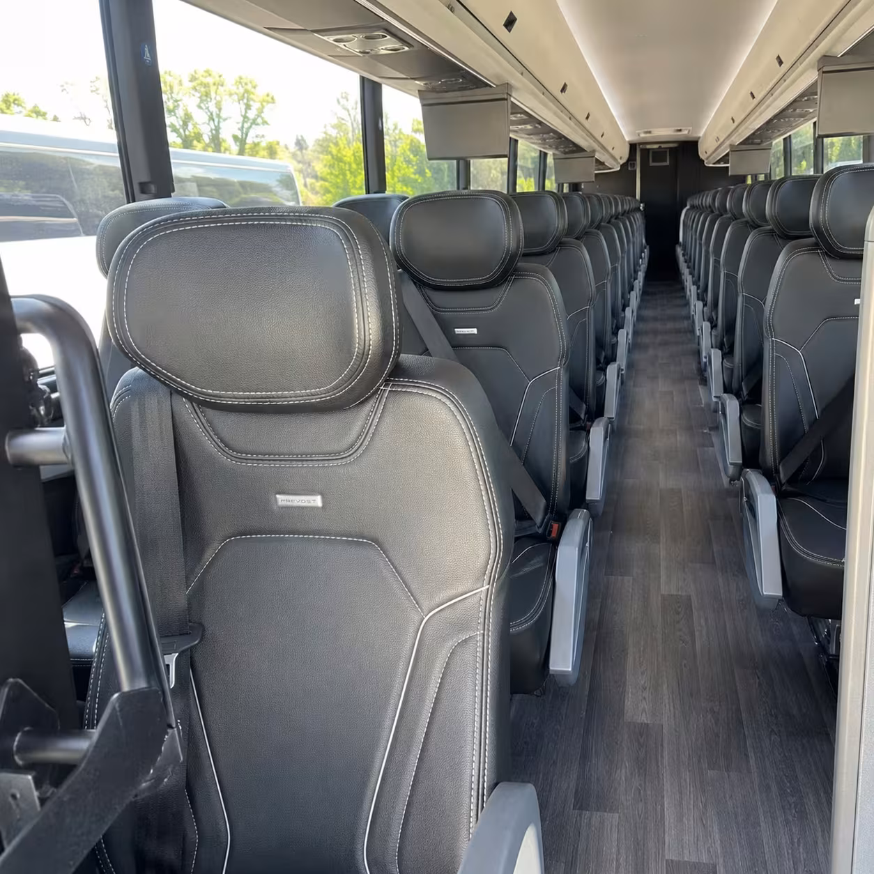 warwick charter bus hero 2