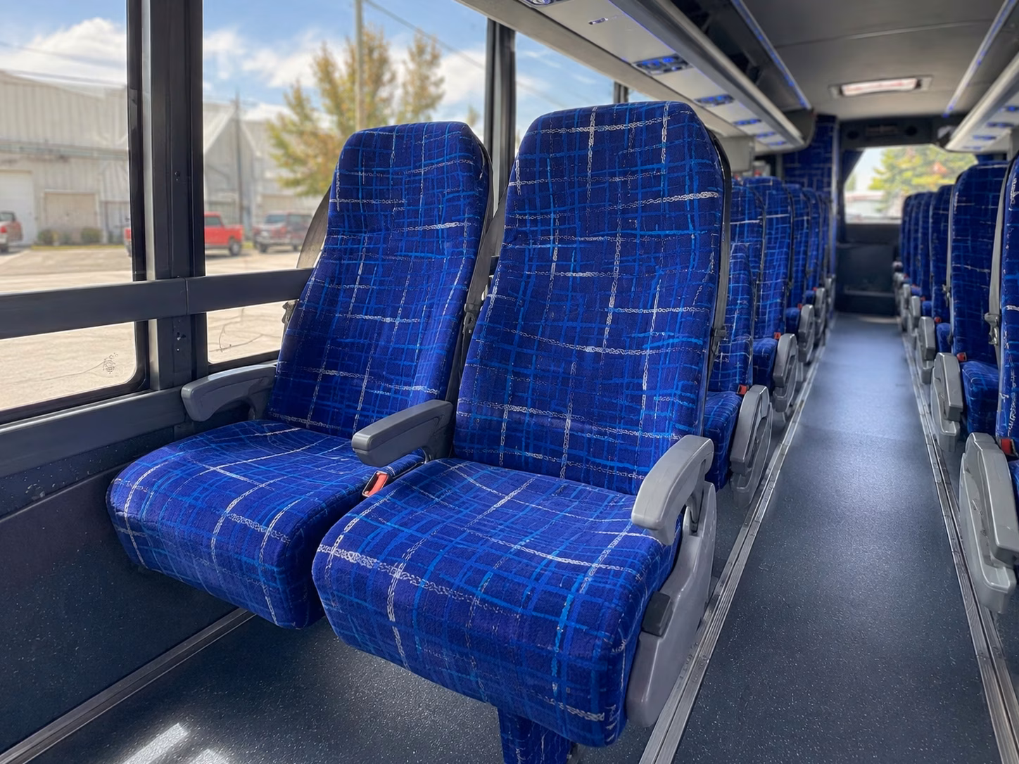 warwick charter bus rentals to t f green airport