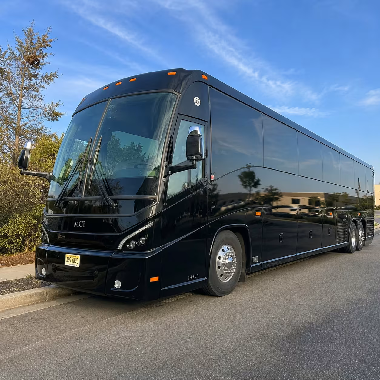 warwick commuter shuttle buses along route 2 and post road