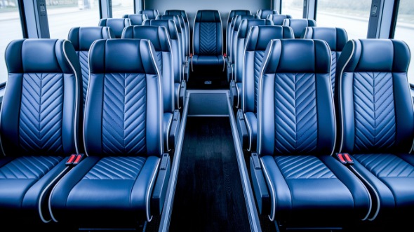 warwick 15 passenger minibus rental