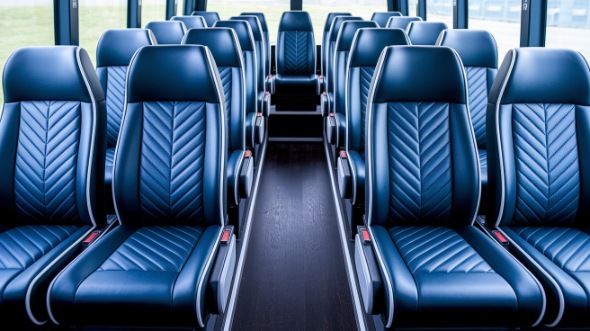 warwick 30 passenger minibus rental
